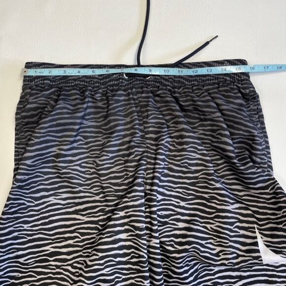 Nike Swim Shorts Men's Large Swoosh 9" Black Volley Tiger Built-in Mesh Brief - Picture 6 of 14